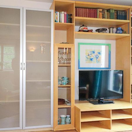 Ferienwohnung Mit Seeblick Aldrans Bagian luar foto