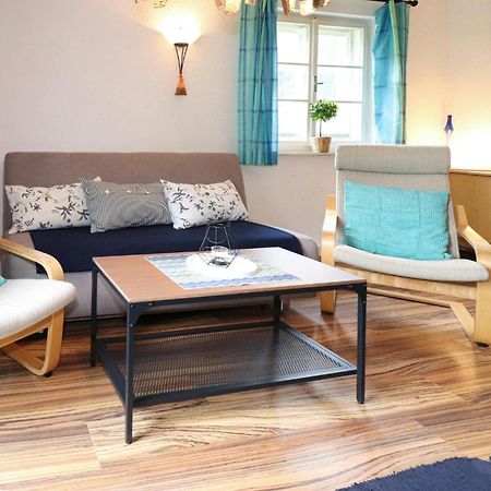Ferienwohnung Mit Seeblick Aldrans Bagian luar foto