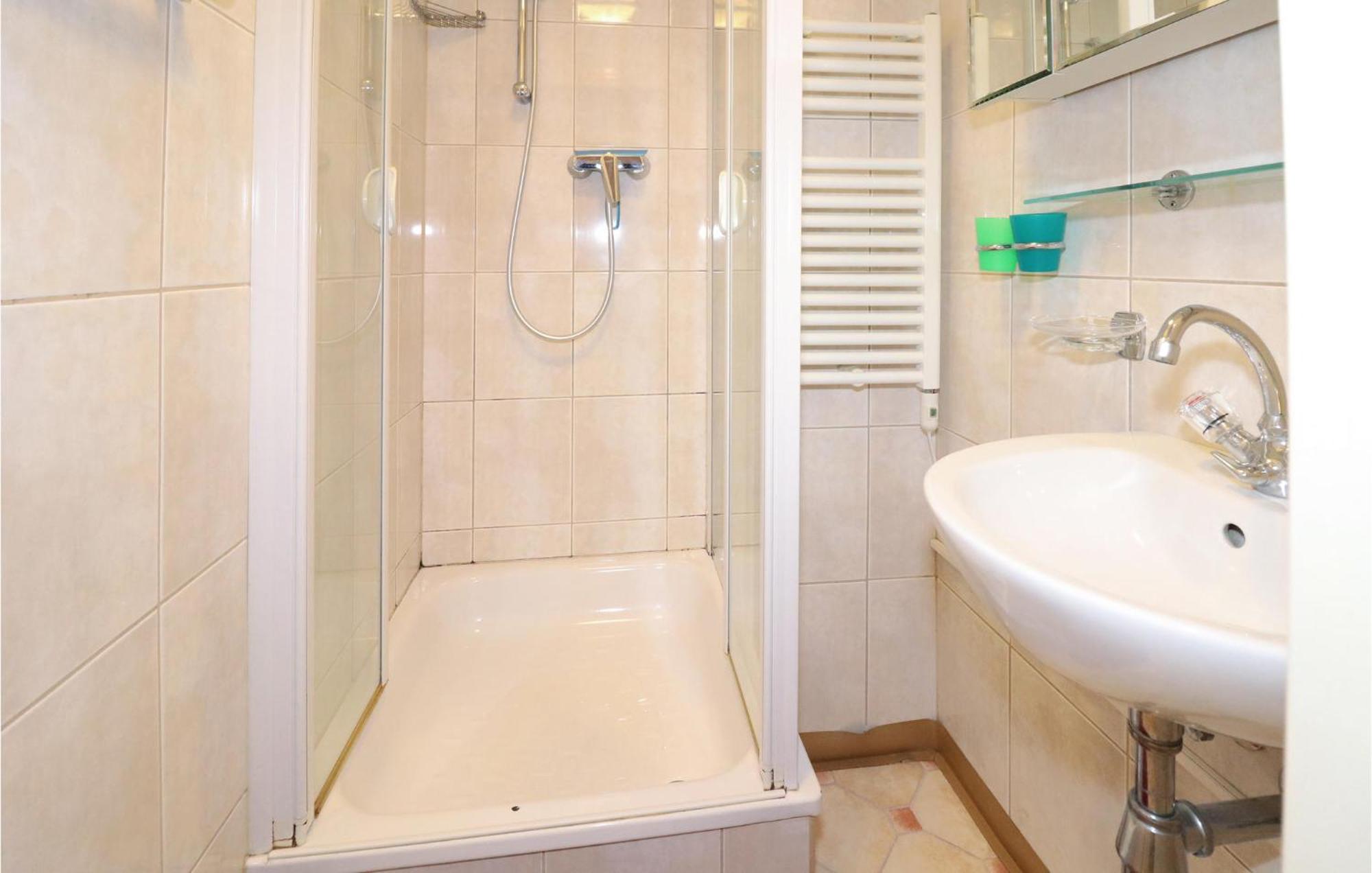 Ferienwohnung Mit Seeblick Aldrans Bagian luar foto