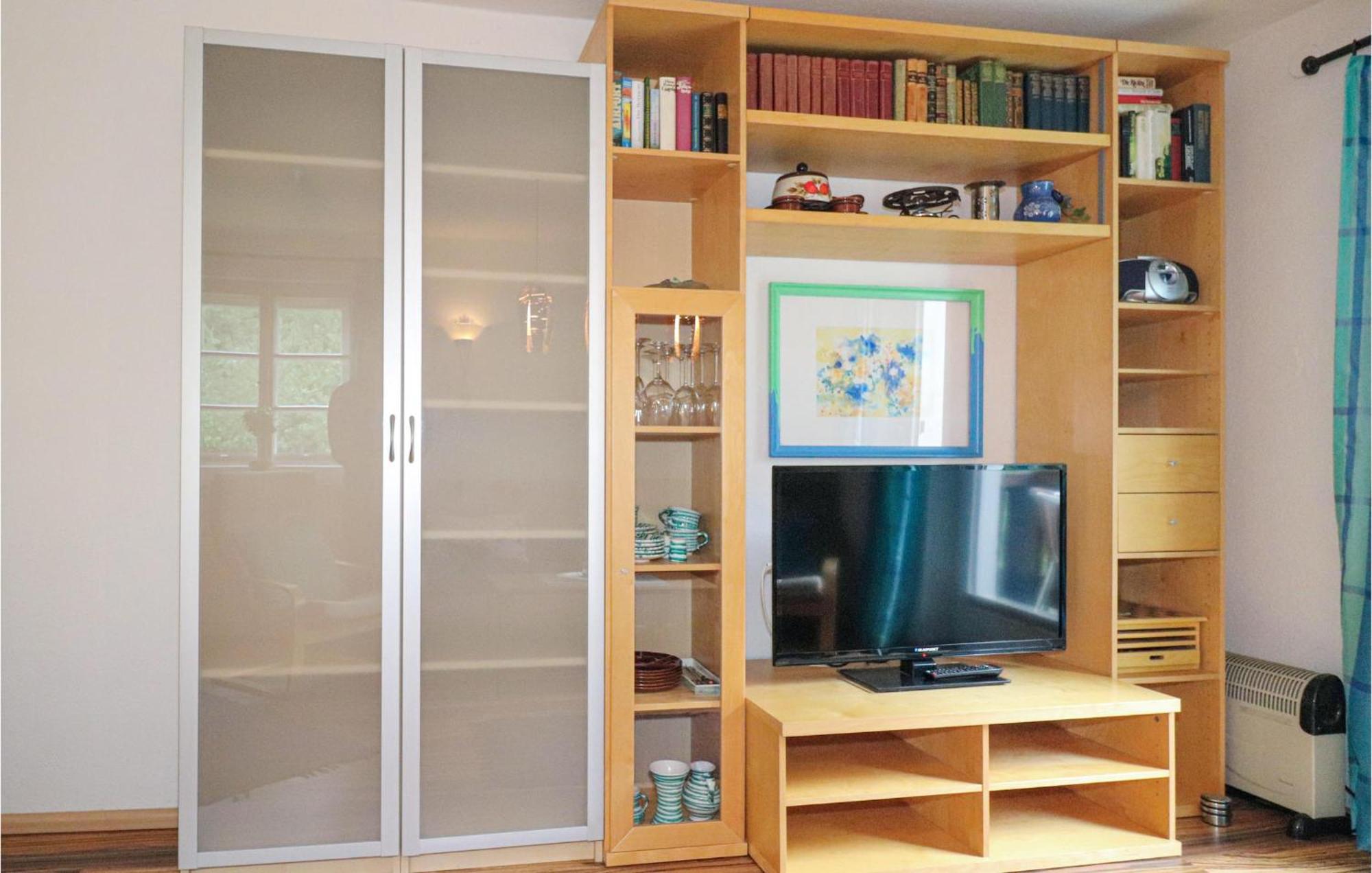 Ferienwohnung Mit Seeblick Aldrans Bagian luar foto